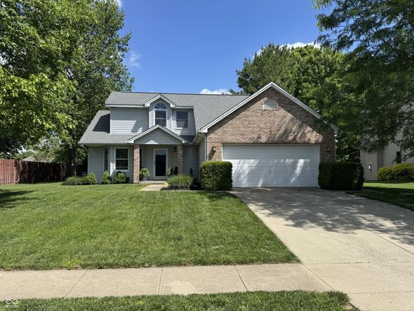2332 Broadmoor Lane, Columbus, IN 47203