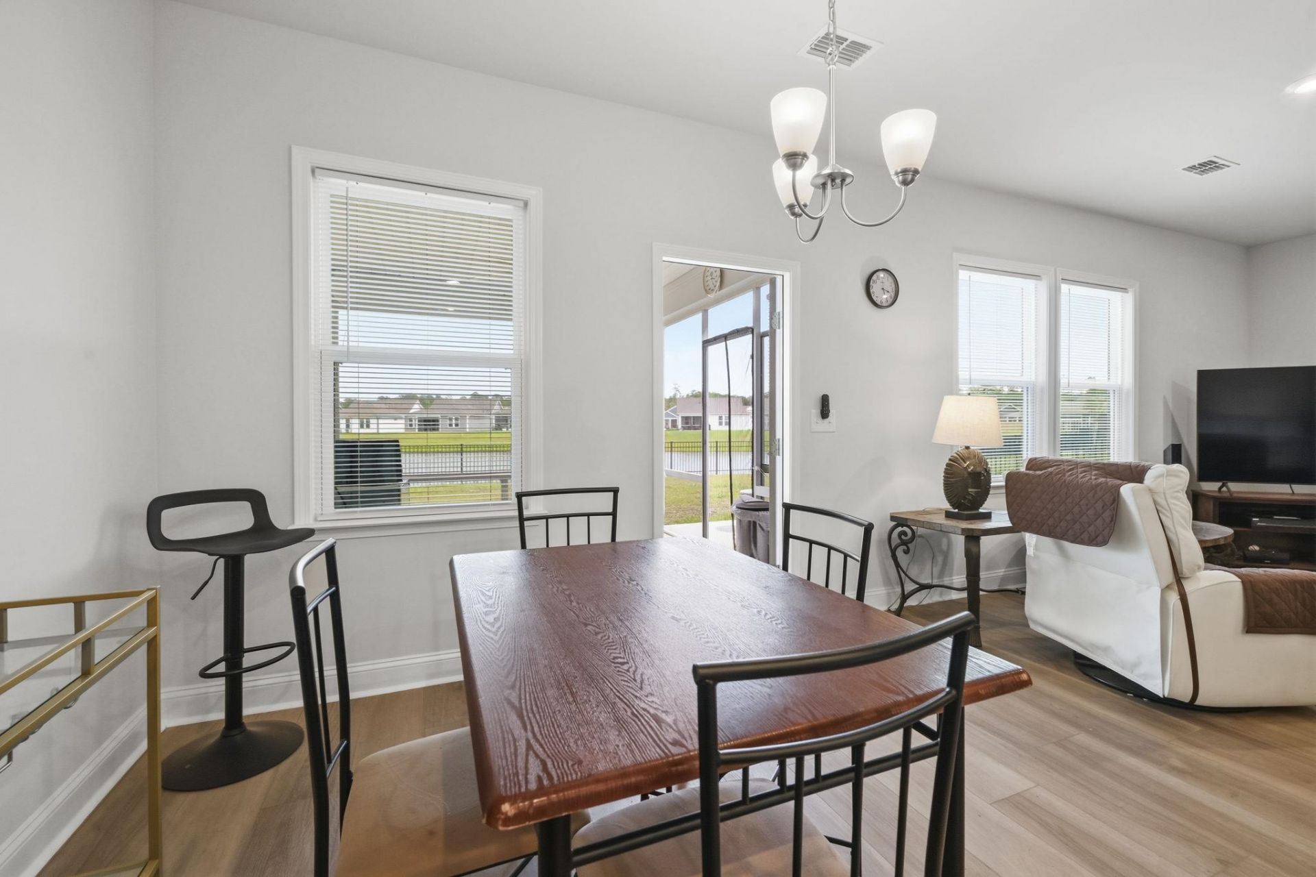 312 River Edge Dr. Photo 5