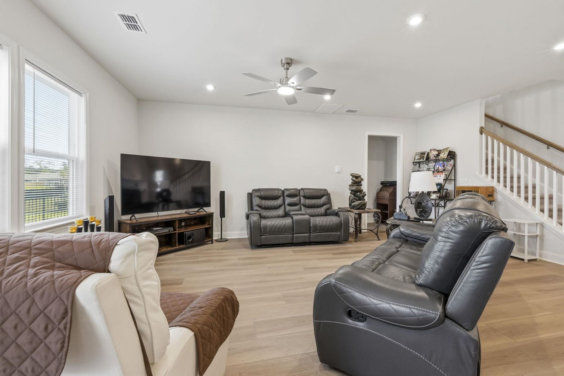 312 River Edge Dr. Photo 8