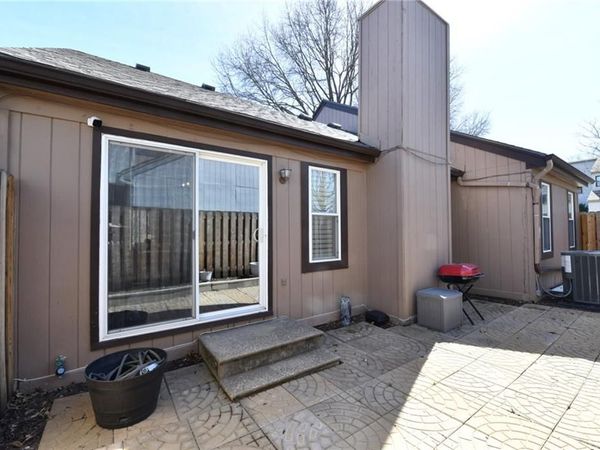 6616 Bradshaw Street, Shawnee, KS 66216