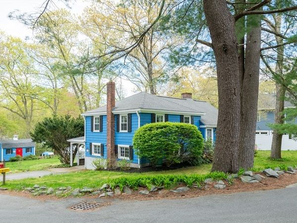 37 Colrain Rd, Topsfield, MA 01983