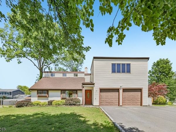 56 Birch Run Dr, Piscataway, NJ 08854