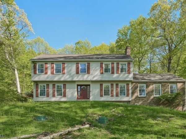 213 Stanhope Rd, Sparta, NJ 07871