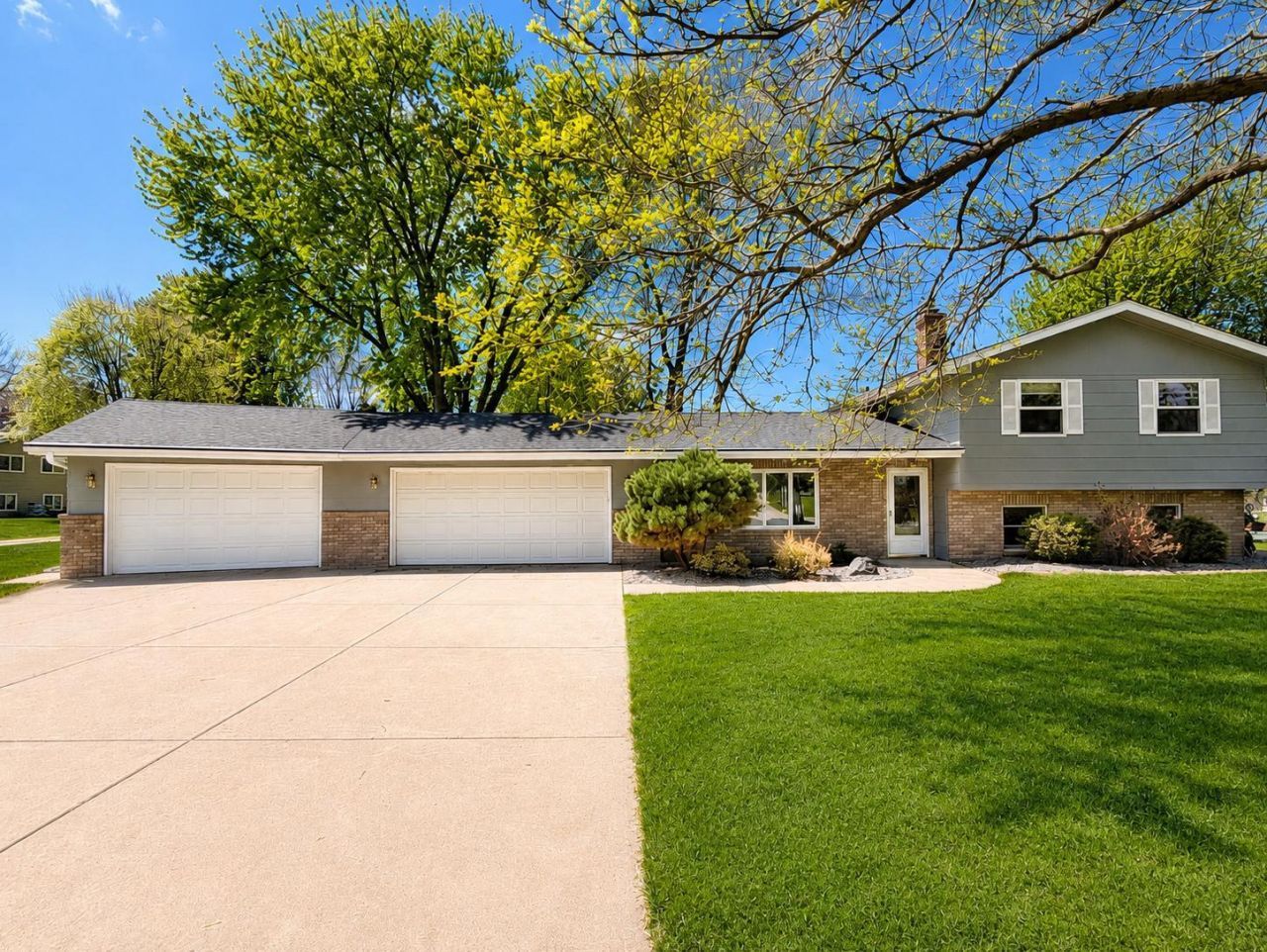 502 Columbus Avenue S, New Prague, MN 56071 Main Photo