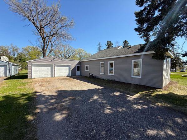 729 E Ripley Street , Litchfield, MN 55355