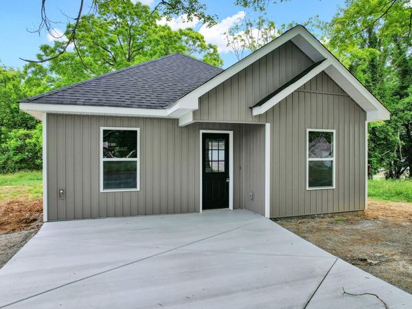 22 Ingleside Avenue , Englewood, TN 37329