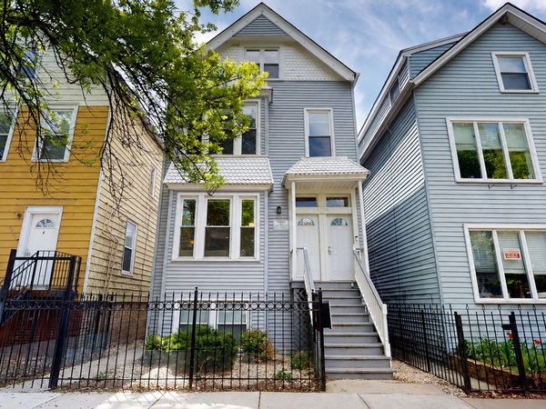 1305 W Barry Avenue, Unit 2R, Chicago, IL 60657