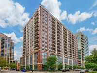 , Chicago, IL 60654 primary photo
