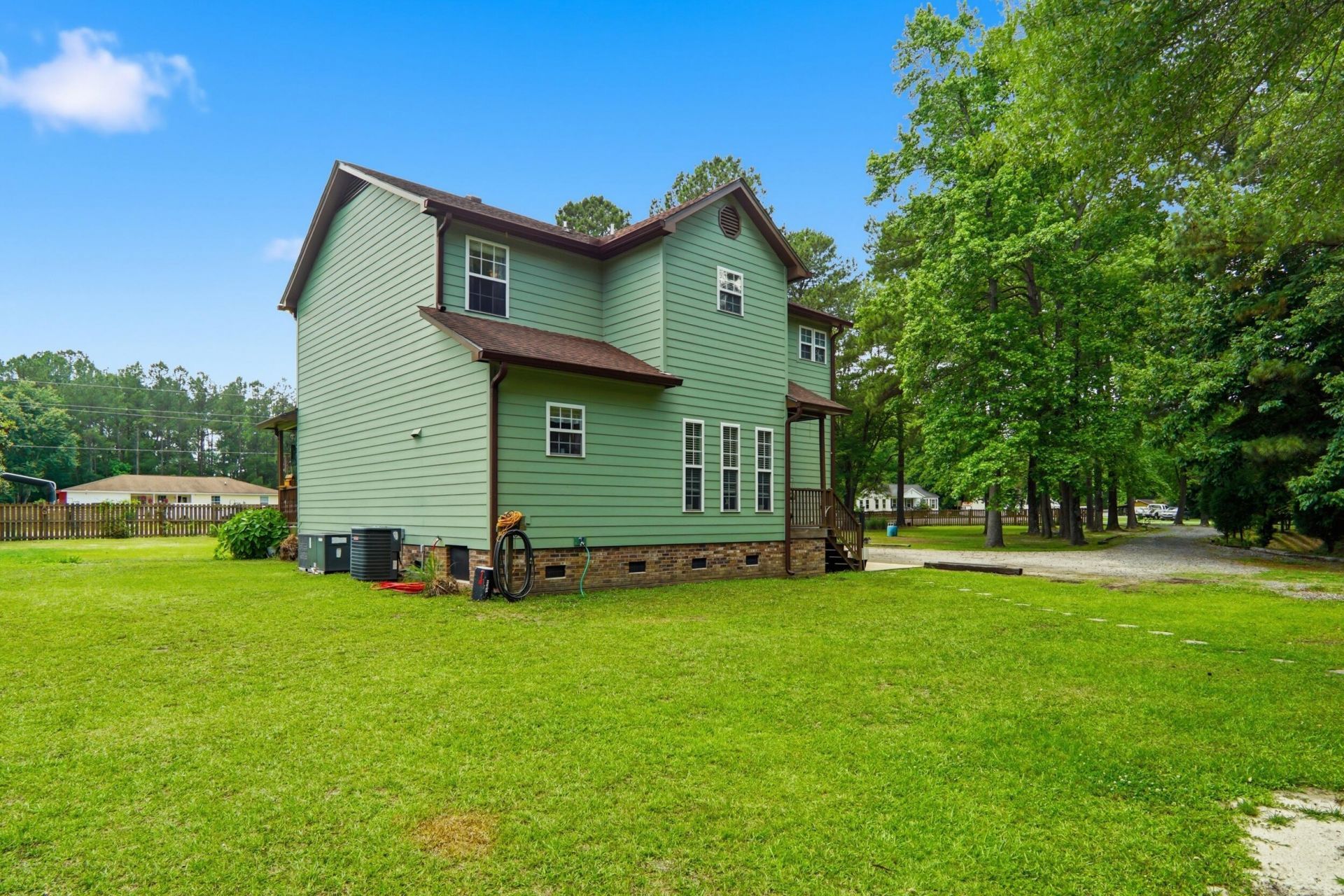 1594 E Church Street Photo 43