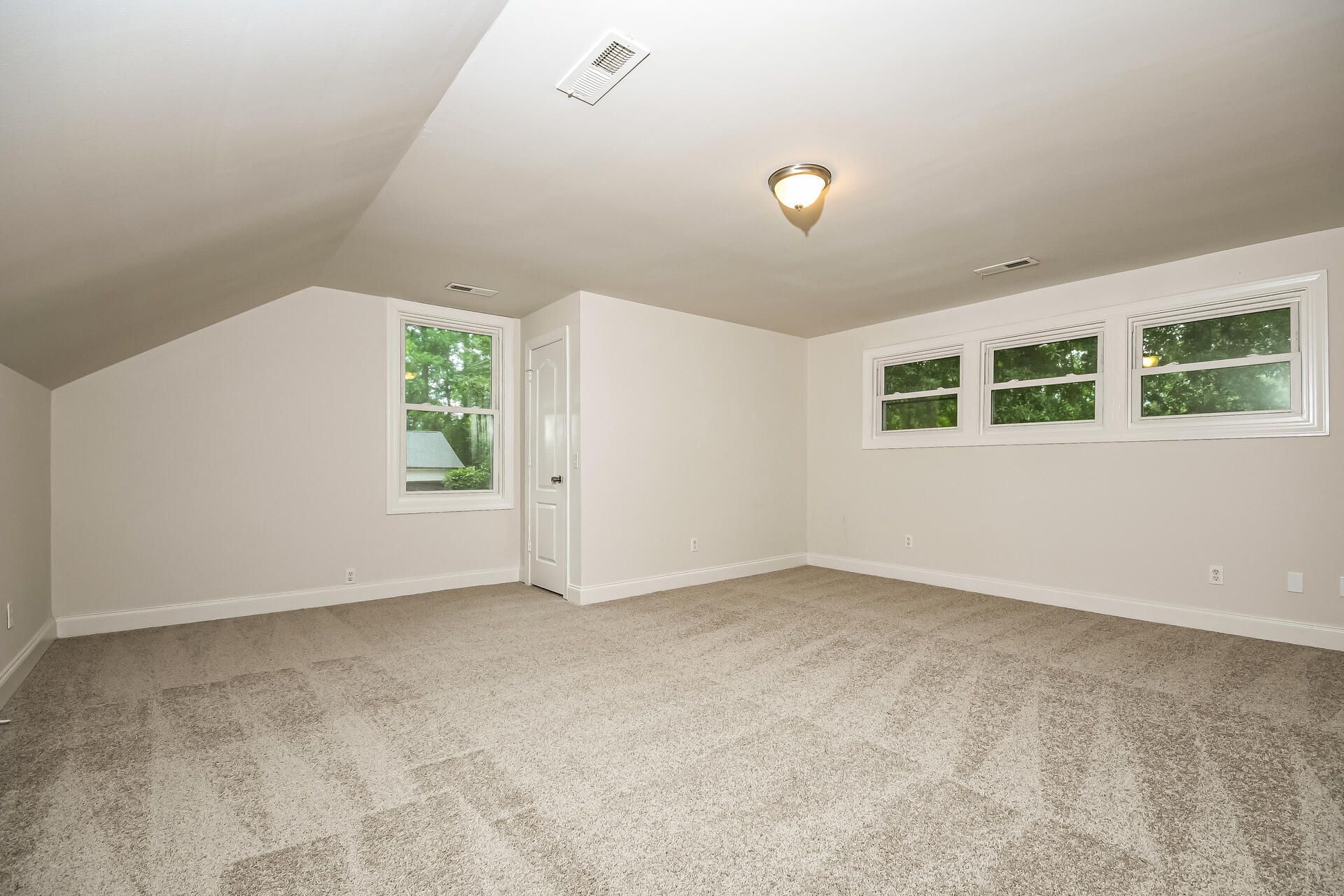321 Eastover Circle Photo 13
