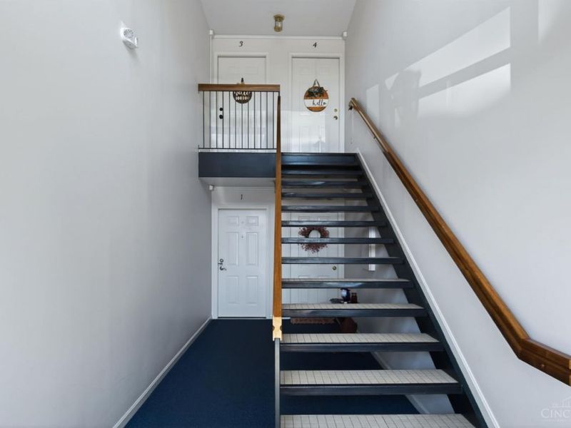 170 Palisades Pointe, Unit 4, Cincinnati, OH 45238 Photo 3