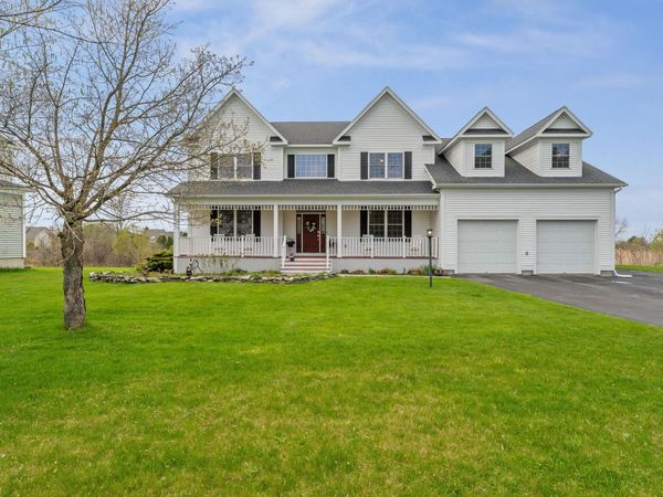 31 Vale Drive, South Burlington, VT 05403