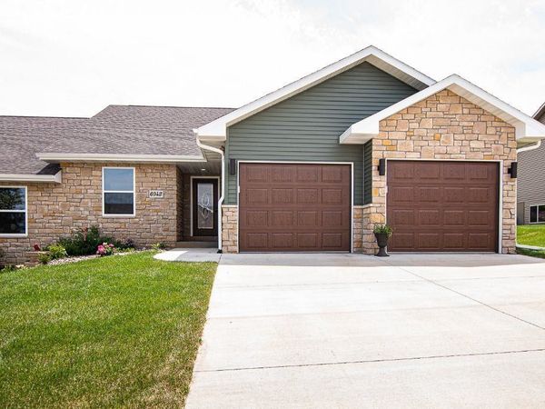 6042 Seven Springs Drive, Asbury, IA 52002