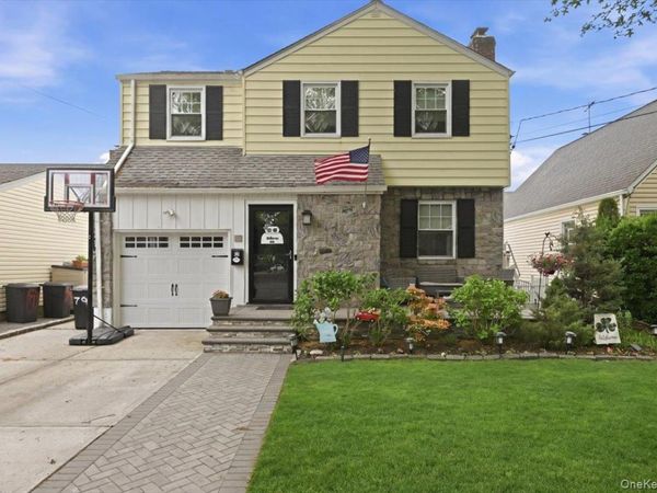 79 Raff Avenue , Floral Park, NY 11001