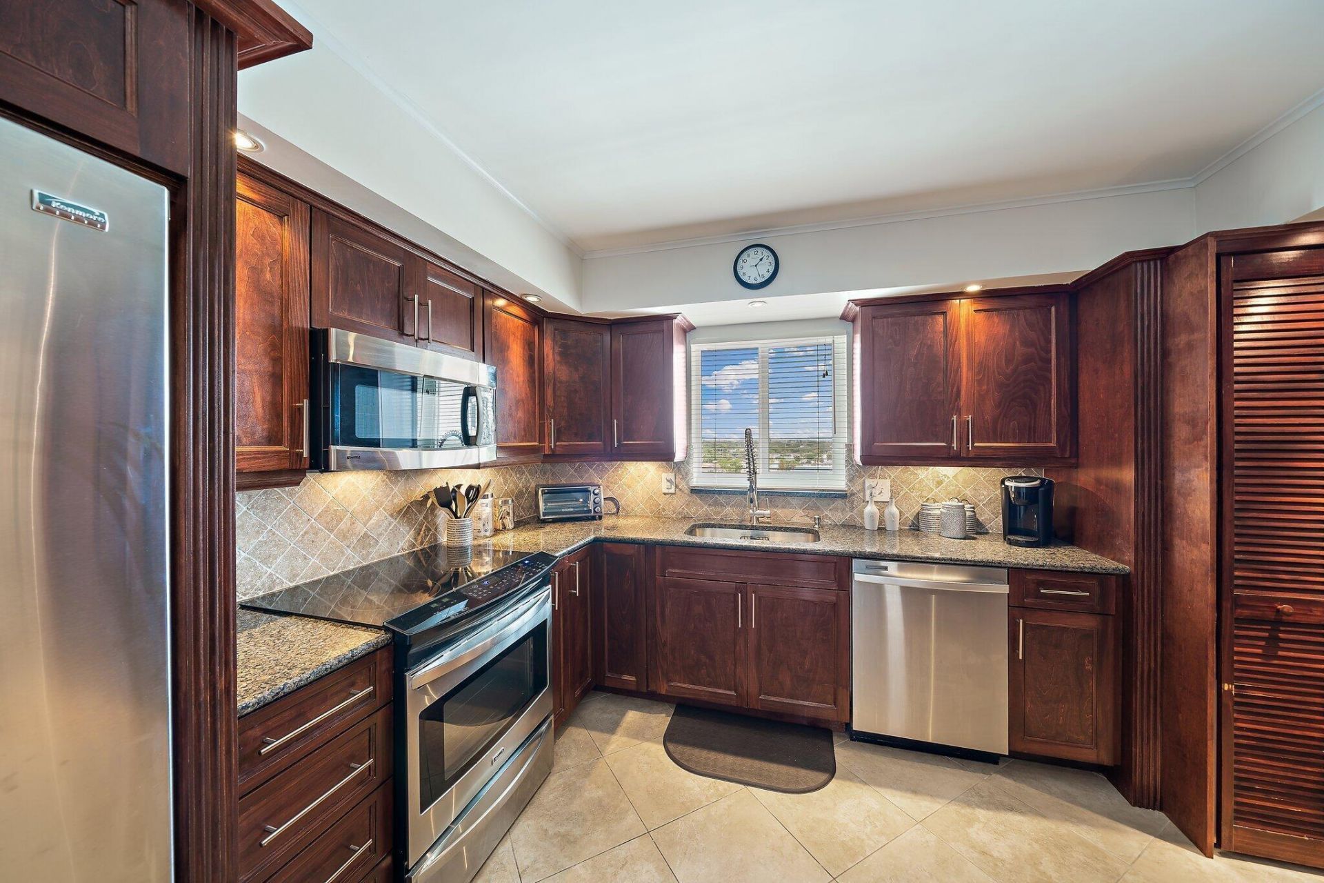 301 Lake Shore Drive, Unit 802, Lake Park, FL 33403 Photo