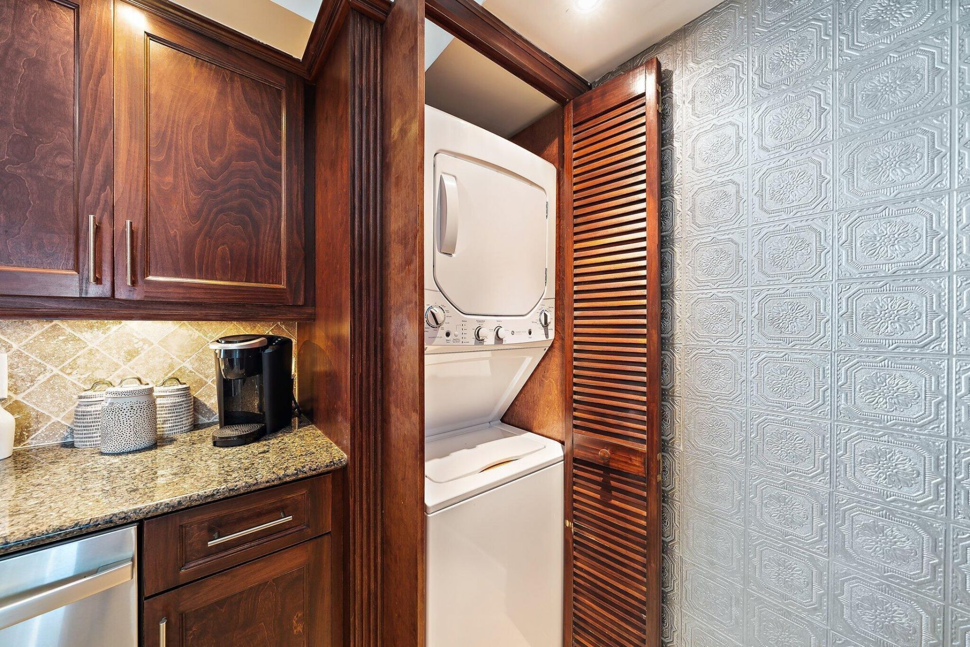 301 Lake Shore Drive, Unit 802, Lake Park, FL 33403 Photo