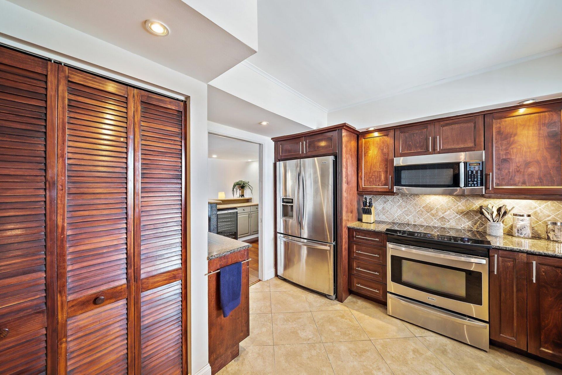 301 Lake Shore Drive, Unit 802, Lake Park, FL 33403 Photo