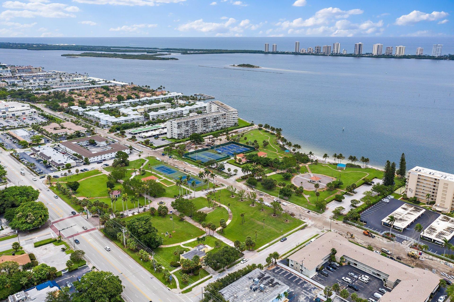 301 Lake Shore Drive, Unit 802, Lake Park, FL 33403 Photo
