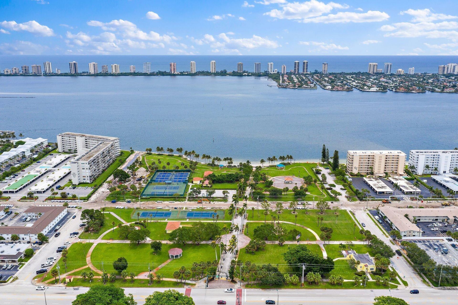 301 Lake Shore Drive, Unit 802, Lake Park, FL 33403 Photo