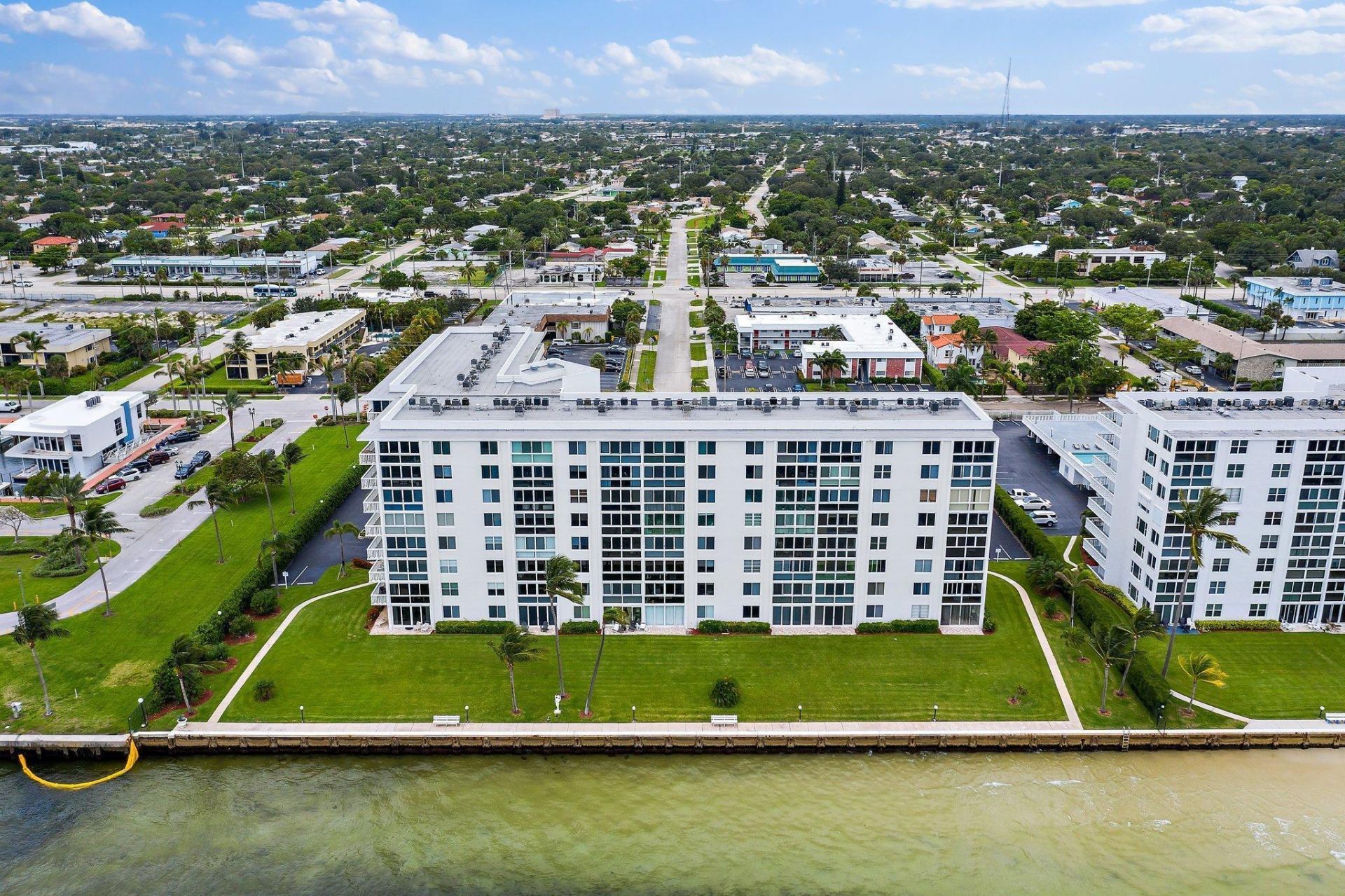 301 Lake Shore Drive, Unit 802, Lake Park, FL 33403 Photo