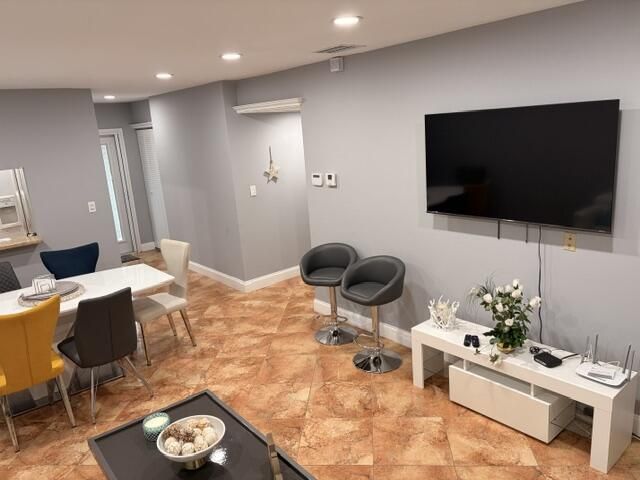 5103 NW 35th Street, Unit 401, Lauderdale Lakes, FL 33319 Photo