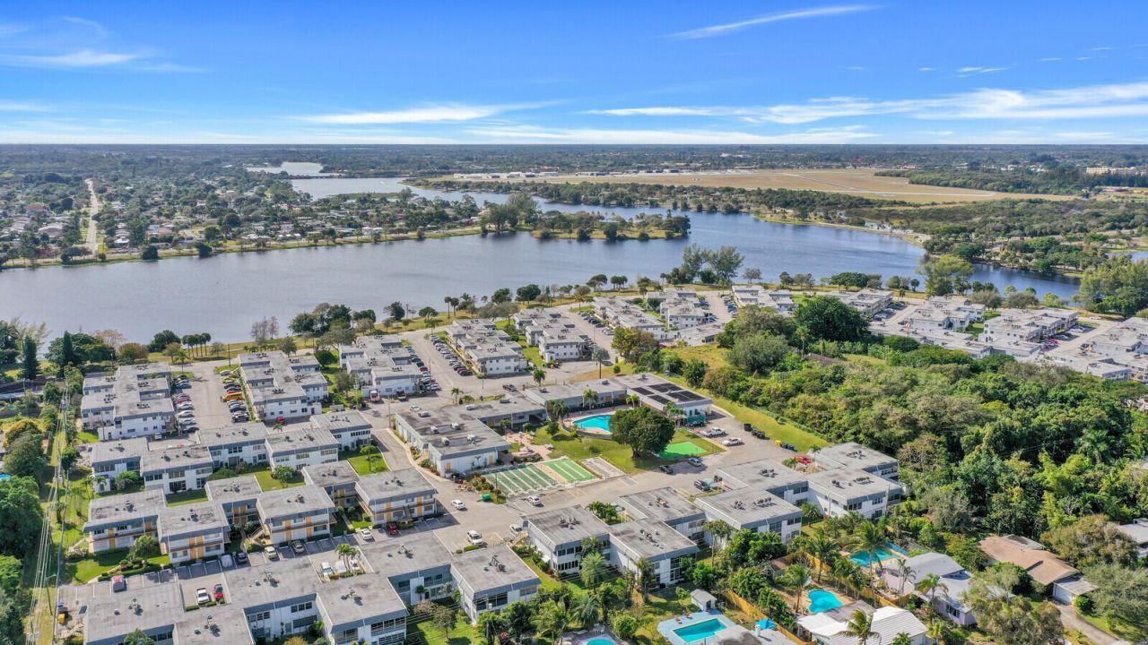 3280 Cynthia Lane, Unit 214, Lake Worth Beach, FL 33461 Photo