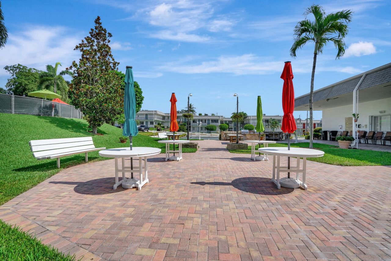 3280 Cynthia Lane, Unit 214, Lake Worth Beach, FL 33461 Photo