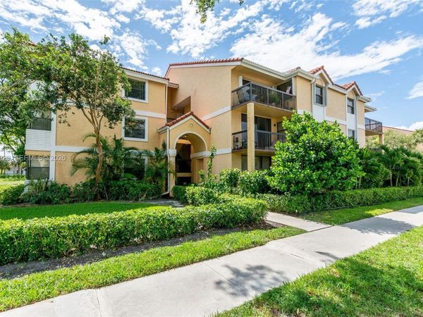 5721 Riverside Dr , Unit 202B5, Coral Springs, FL 33067
