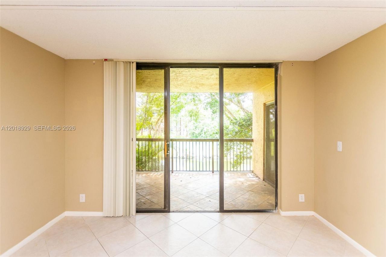 5721 Riverside Dr , Unit 202B5, Coral Springs, FL 33067 Photo