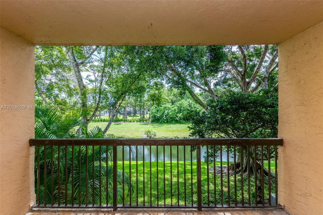 5721 Riverside Dr , Unit 202B5, Coral Springs, FL 33067 Photo