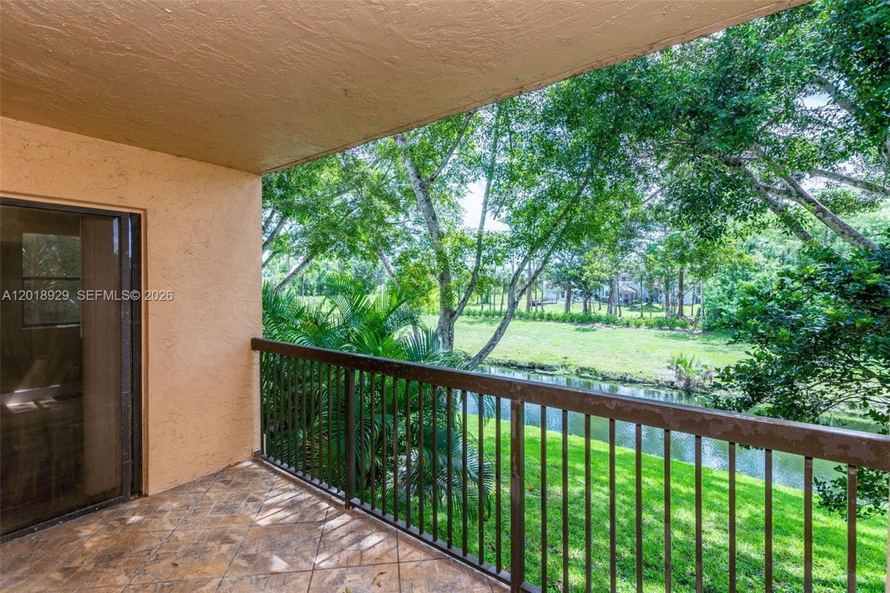 5721 Riverside Dr , Unit 202B5, Coral Springs, FL 33067 Photo