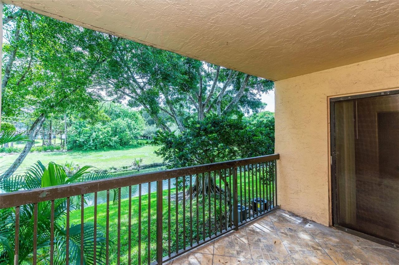 5721 Riverside Dr , Unit 202B5, Coral Springs, FL 33067 Photo