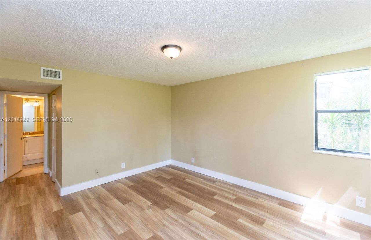5721 Riverside Dr , Unit 202B5, Coral Springs, FL 33067 Photo