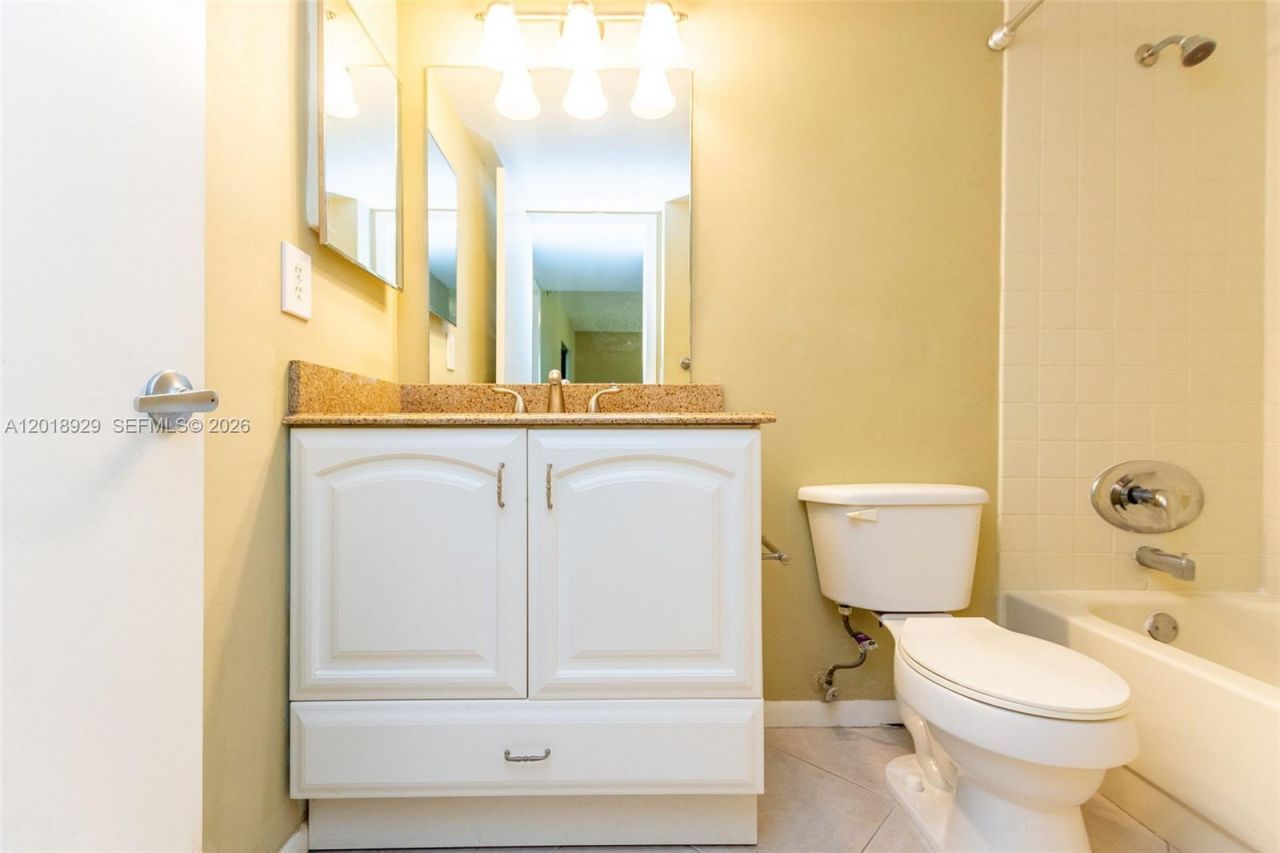 5721 Riverside Dr , Unit 202B5, Coral Springs, FL 33067 Photo
