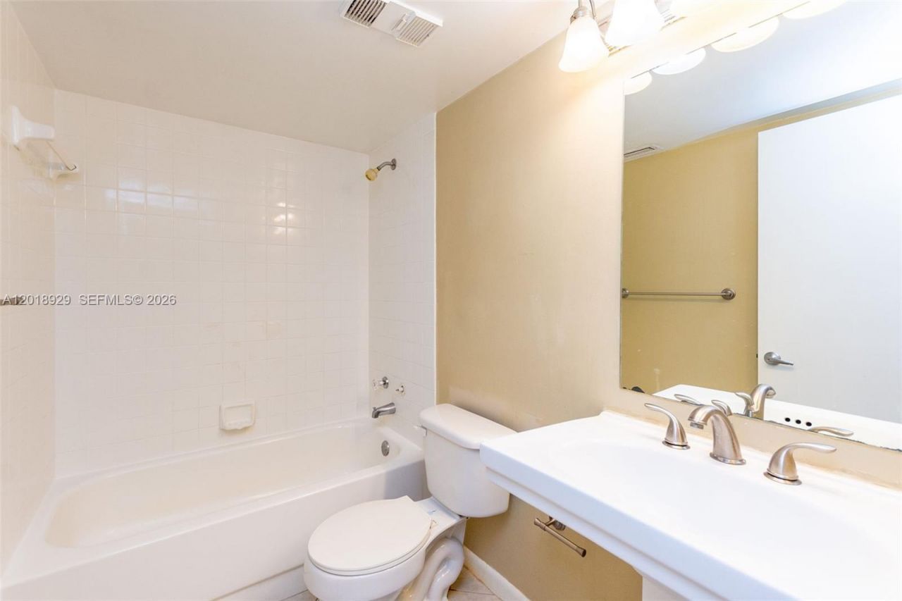 5721 Riverside Dr , Unit 202B5, Coral Springs, FL 33067 Photo