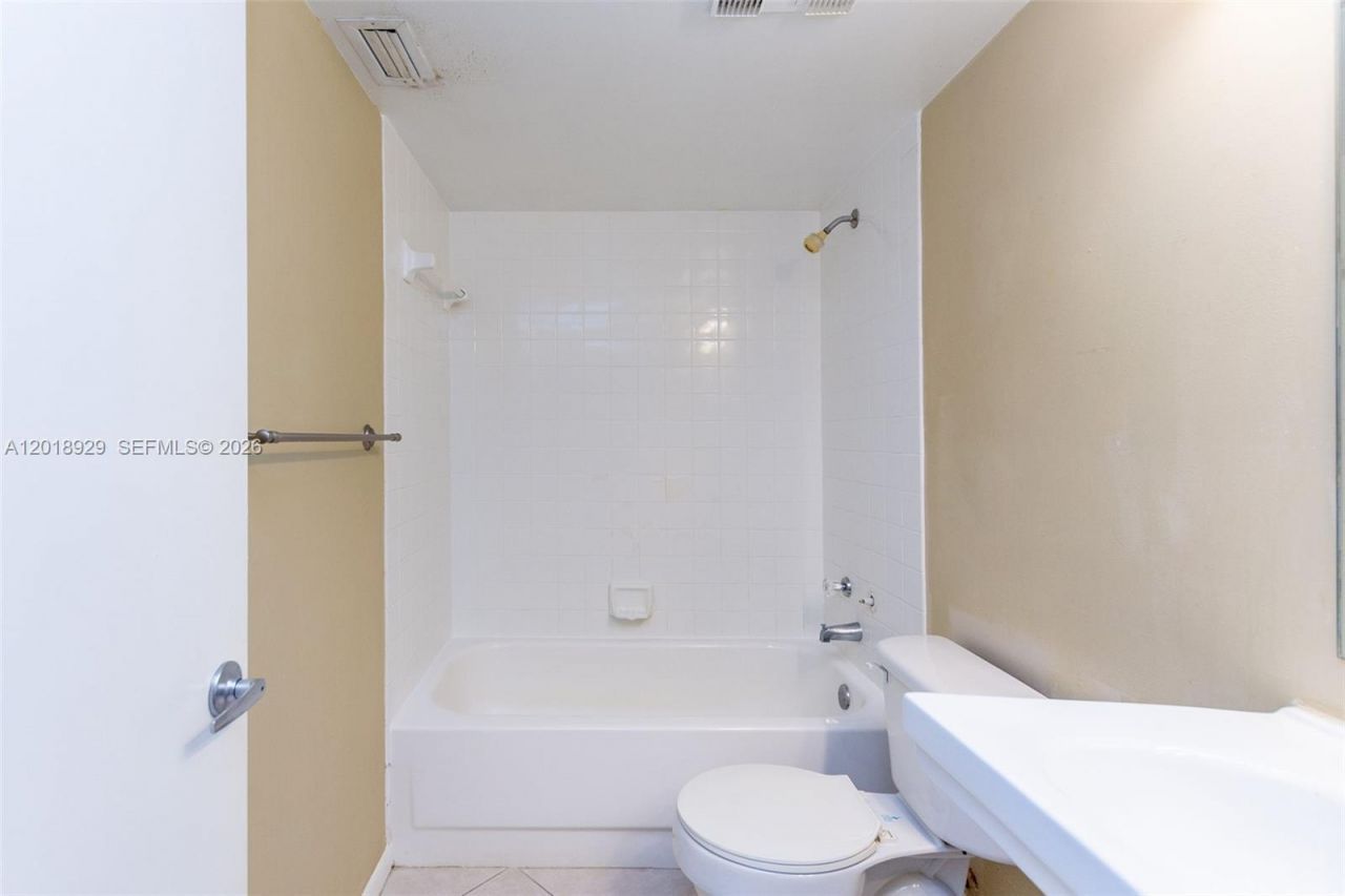 5721 Riverside Dr , Unit 202B5, Coral Springs, FL 33067 Photo