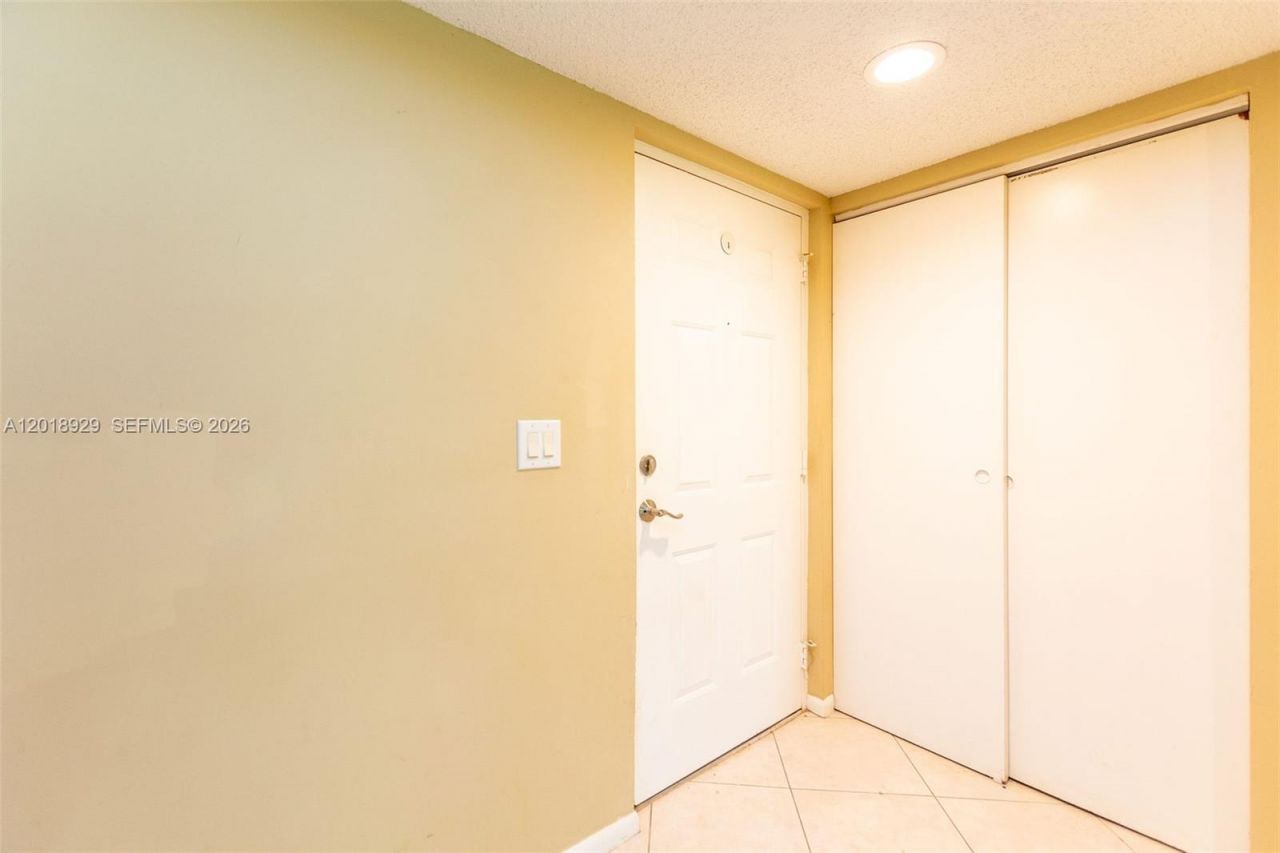 5721 Riverside Dr , Unit 202B5, Coral Springs, FL 33067 Photo