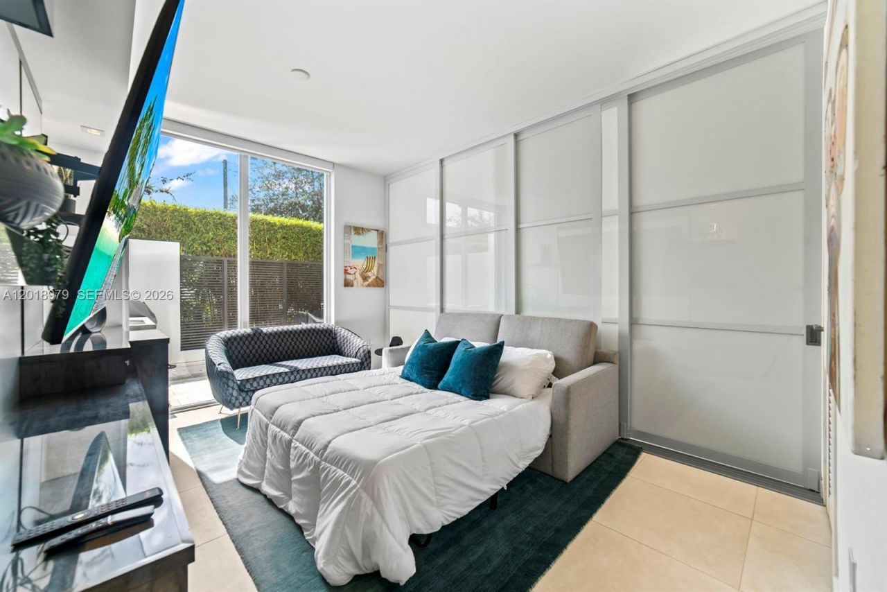 401 N Birch Rd, Unit TH2, Fort Lauderdale, FL 33304 Photo