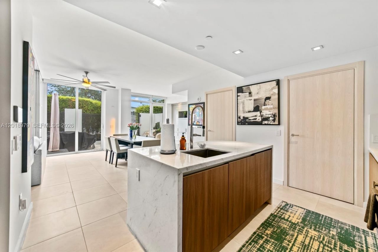 401 N Birch Rd, Unit TH2, Fort Lauderdale, FL 33304 Photo