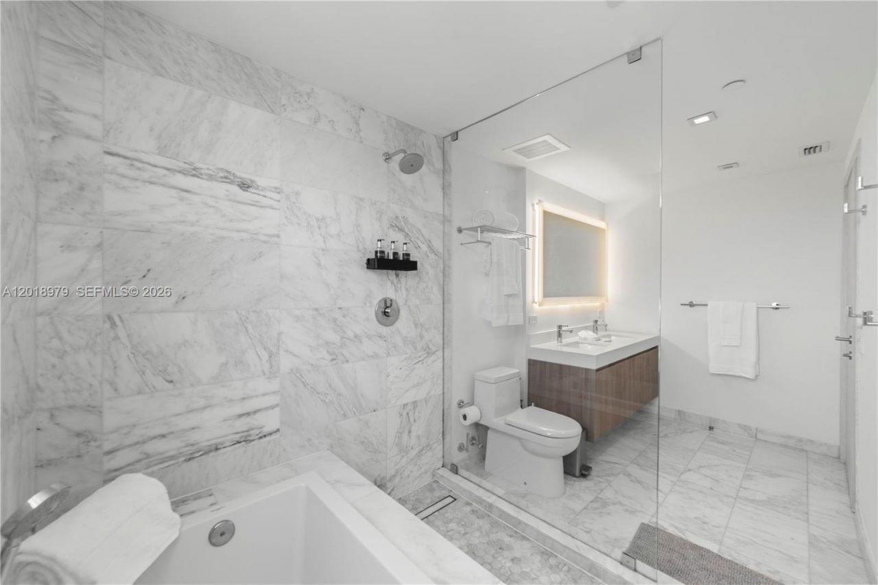 401 N Birch Rd, Unit TH2, Fort Lauderdale, FL 33304 Photo