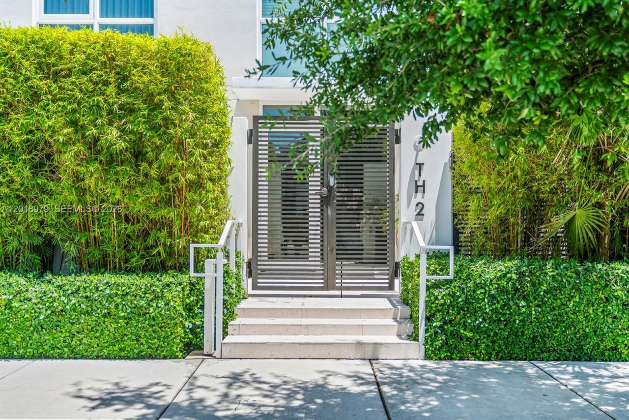 401 N Birch Rd , Unit TH2, Fort Lauderdale, FL 33304 Photo