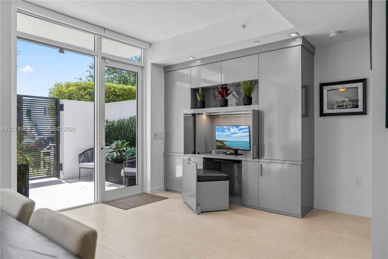 401 N Birch Rd , Unit TH2, Fort Lauderdale, FL 33304 Photo