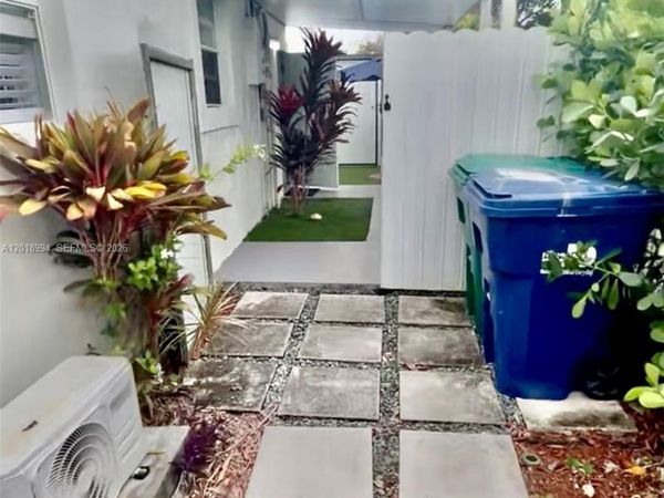 Unit EFF, Miami Gardens, FL 33055