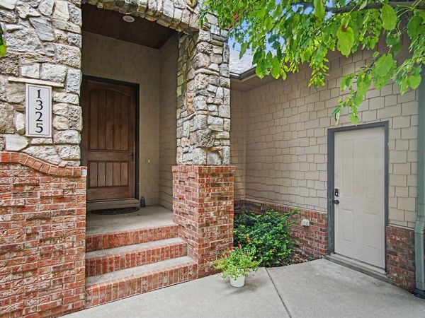 1325 W Wicklow Ct, Sioux Falls, SD 57108