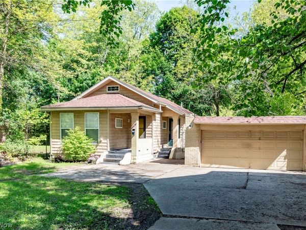 1263 Newton Street , Akron, OH 44305