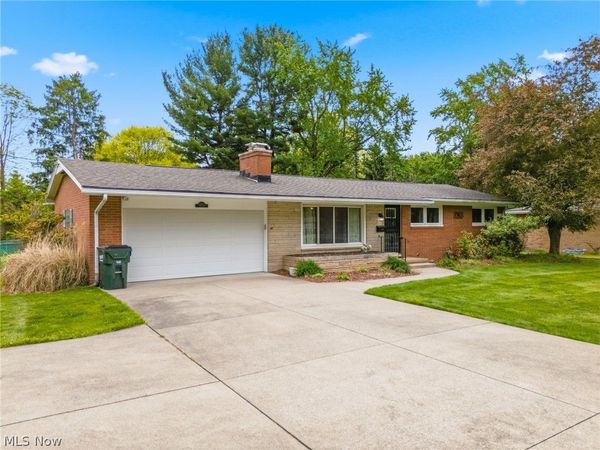 910 Marquardt Avenue NW, North Canton, OH 44720