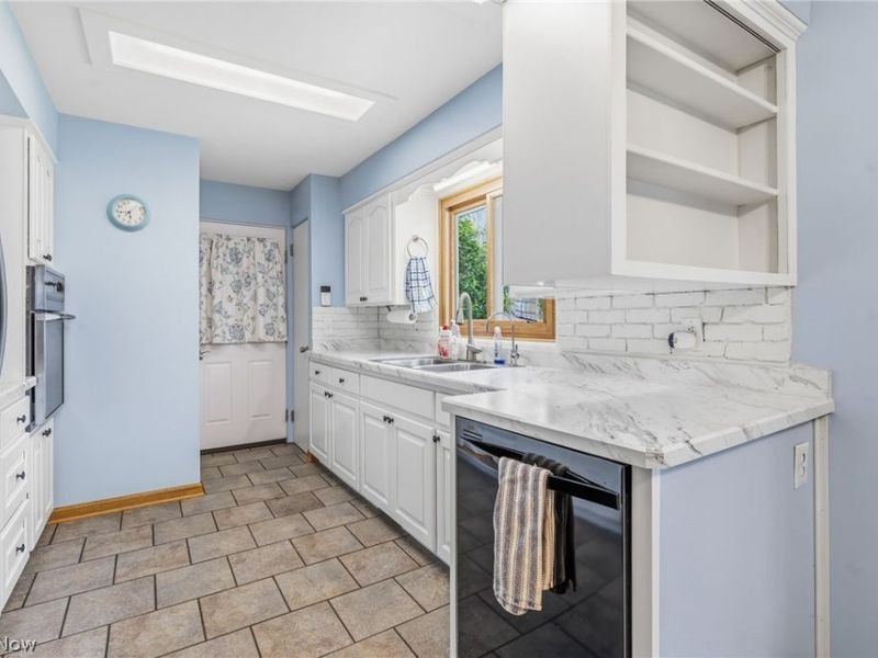910 Marquardt Avenue NW, North Canton, OH 44720 Photo 11