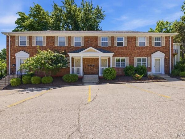 1746 Redbird Cove , Brentwood, MO 63144