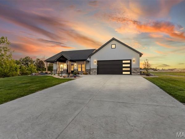 802 N June Street, Jerseyville, IL 62052