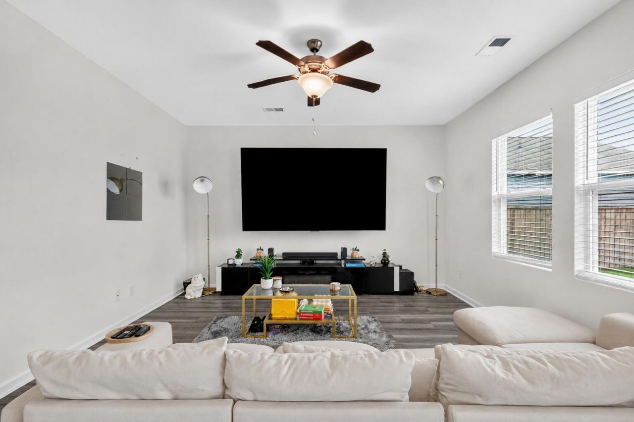 575 Polaris Way Photo 9